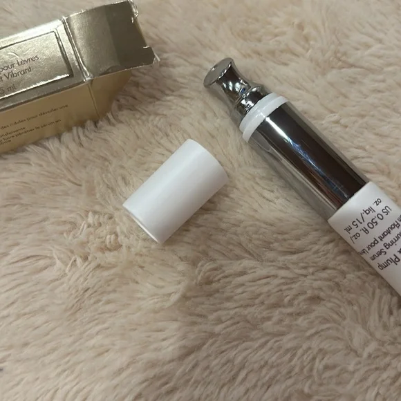 STILA Plush & Plump Lip Blurring Serum - Picture 3 of 3